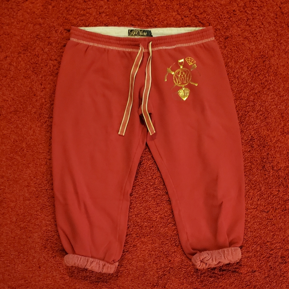 Woman's Capri Sweatpants